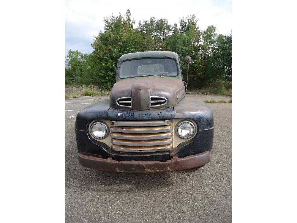 Ford  F68 Truck pick up