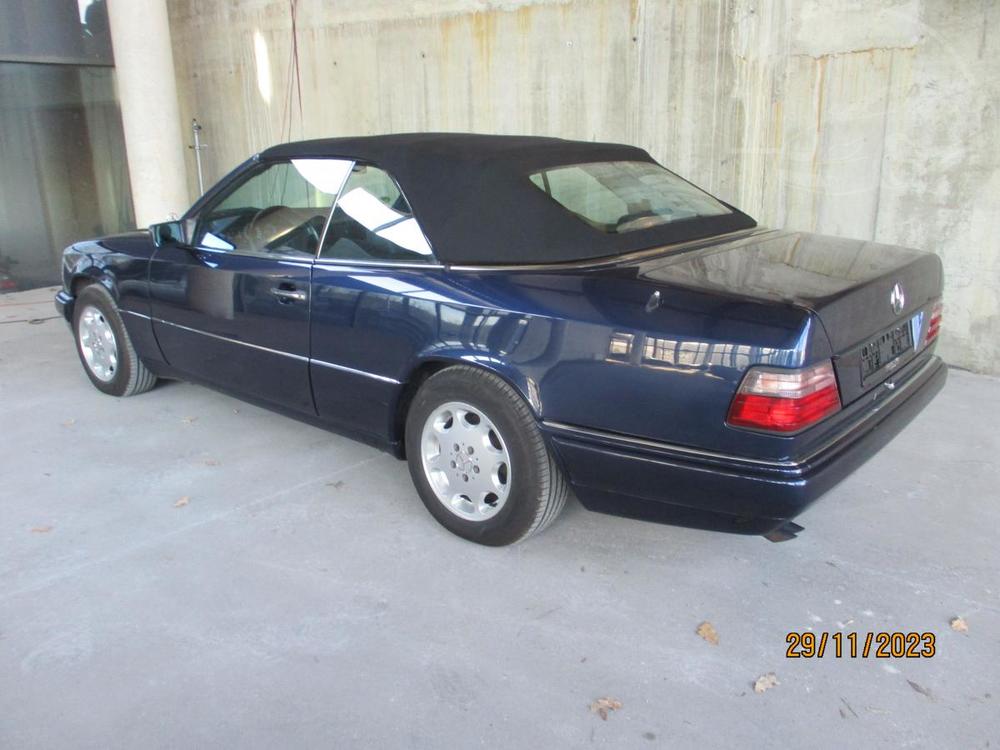 Mercedes-Benz 124 E320 Cabrio Automat, klima.