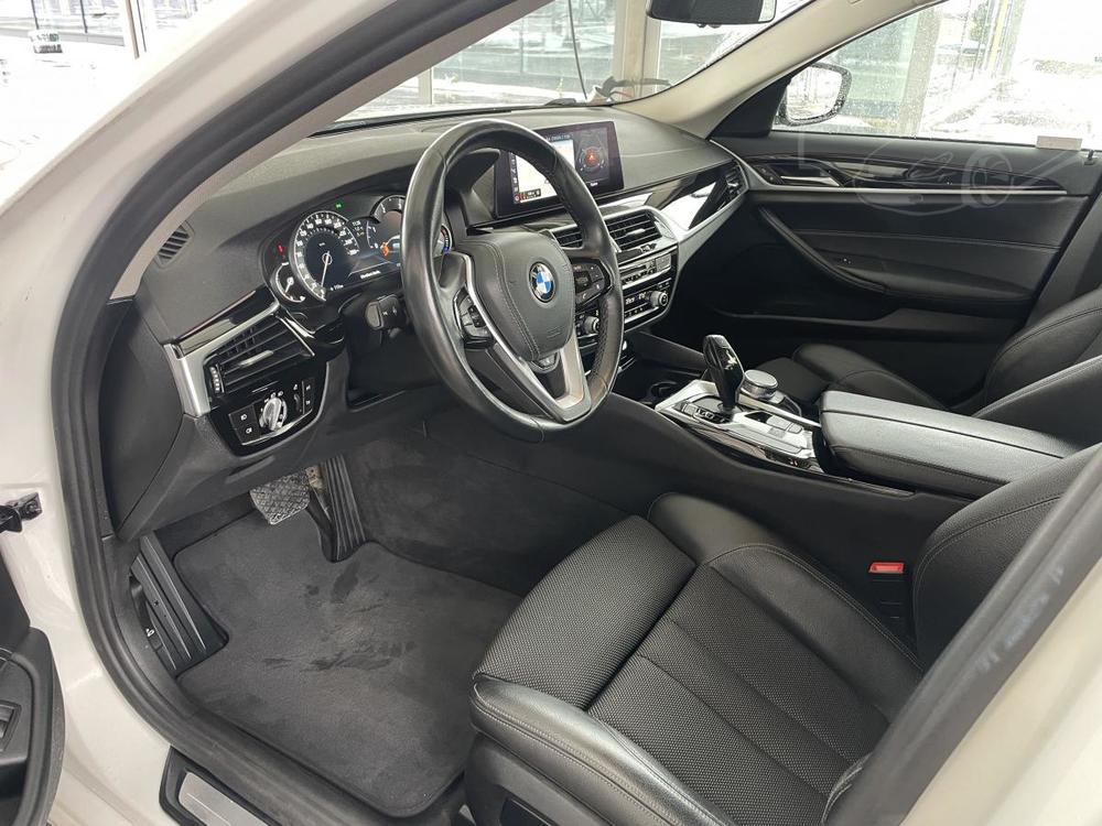 BMW 5 REZERVACE