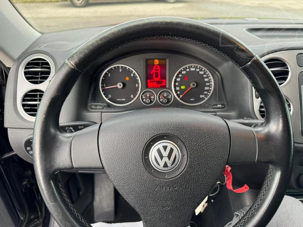 Volkswagen Tiguan SPORT 2,0 TDI 4x4 - HANDSFREE