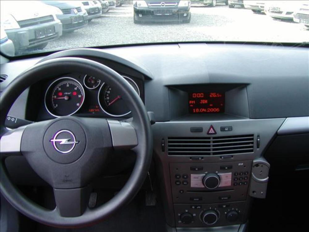 Opel Astra 1.7 CDTi, ESSENCE, DOBR STAV