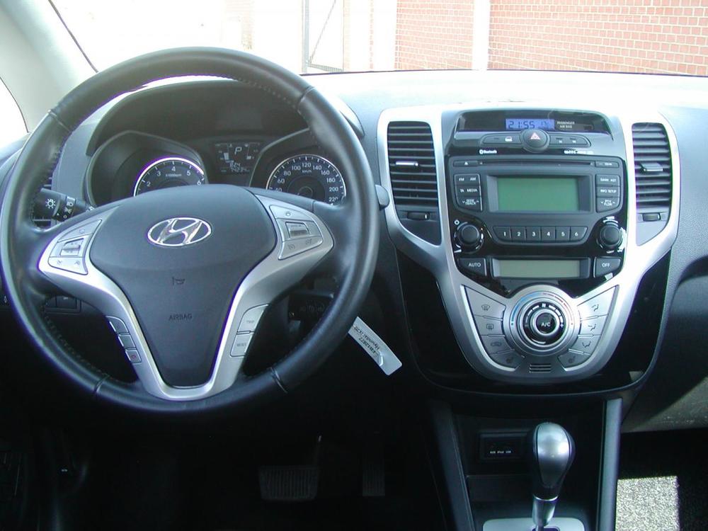 Hyundai iX20 1.6i AUTOMAT,PANORAMA,74TIS.KM