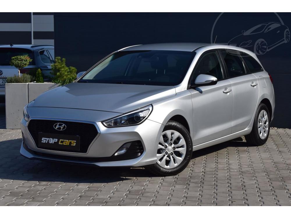 Hyundai i30 1.6CRDi TRIKOLOR 2xPNEU*ČR 1.M