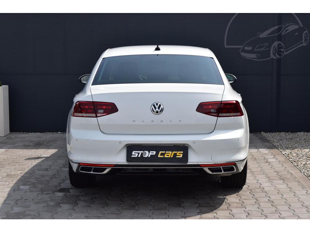 Volkswagen Passat 2.0 TSI R-LINE*ACC*DPH*R 1.M