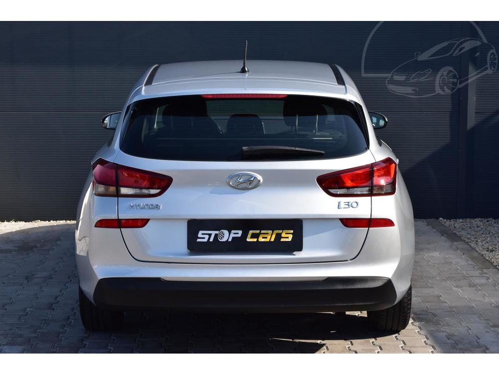 Hyundai i30 1.6CRDi TRIKOLOR 2xPNEU*R 1.M