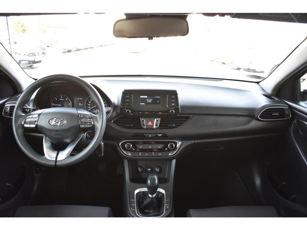 Hyundai i30 1.6CRDi TRIKOLOR 2xPNEU*R 1.M