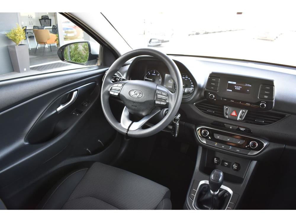 Hyundai i30 1.6CRDi TRIKOLOR 2xPNEU*R 1.M