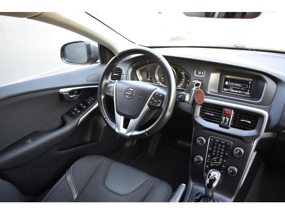 Volvo V40 1.6i T2*AUTOMAT*LED*SERVISKA*