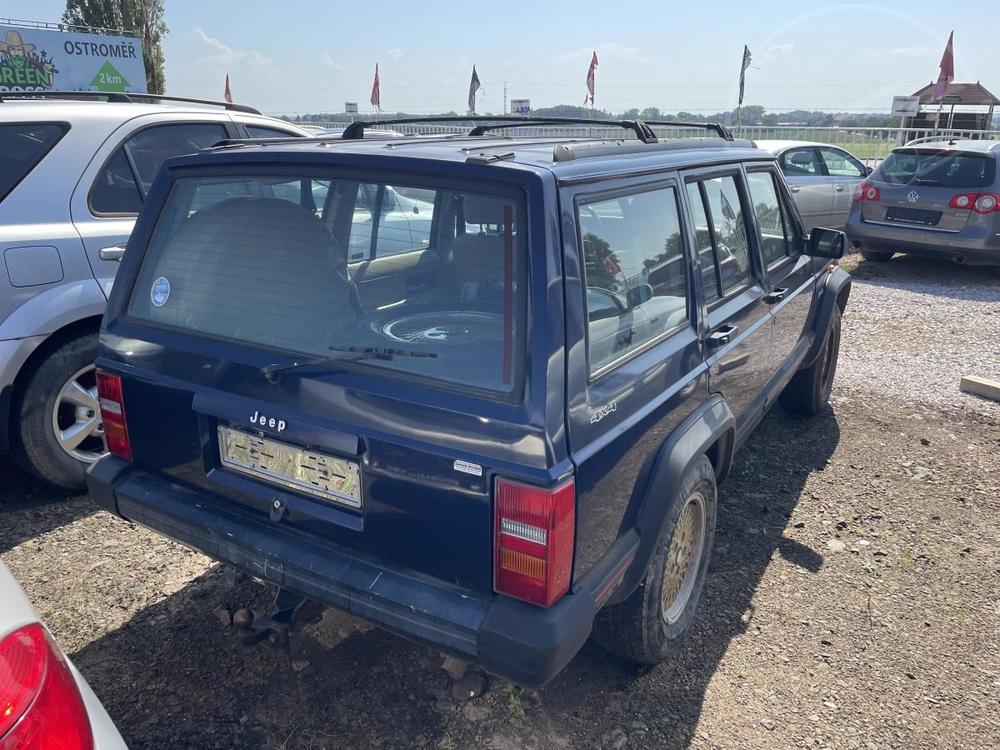 Jeep Cherokee 2.5 89kw manul