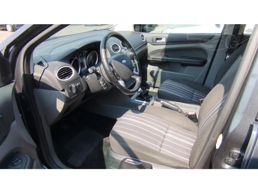 Ford Focus 1.6 16V  ++ TOP  STAV ++