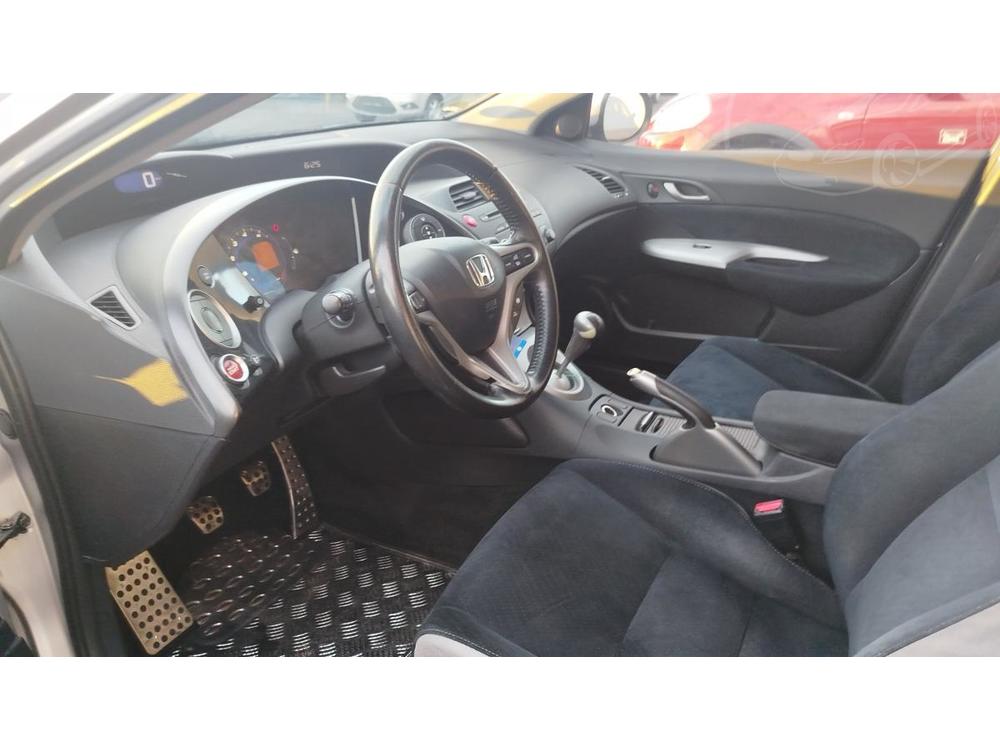 Honda Civic 1.8 VTi  FULL SERVIS