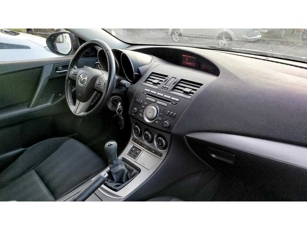 Mazda 3 2.0 MZR   BLAU