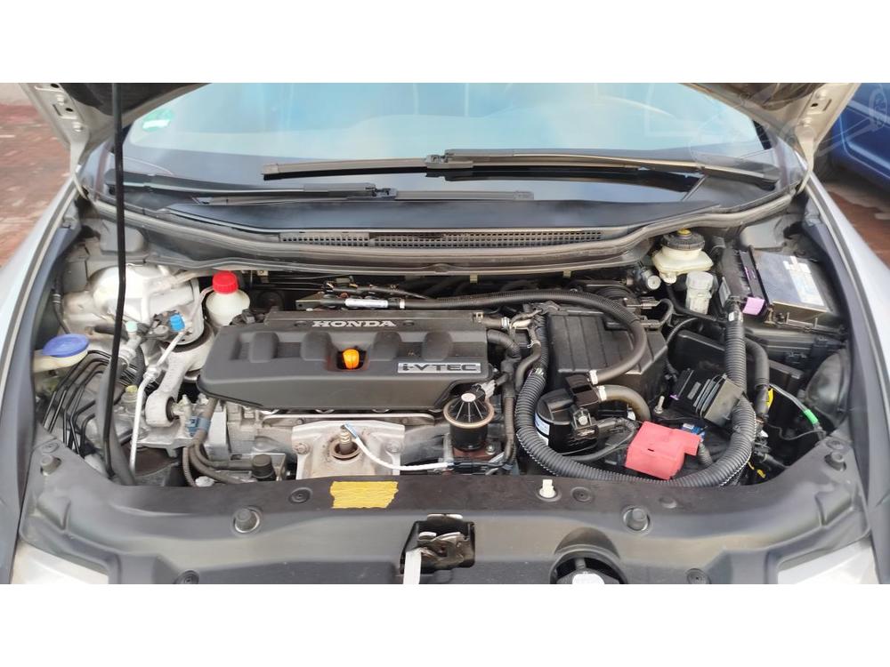 Honda Civic 1.8 VTi  FULL SERVIS