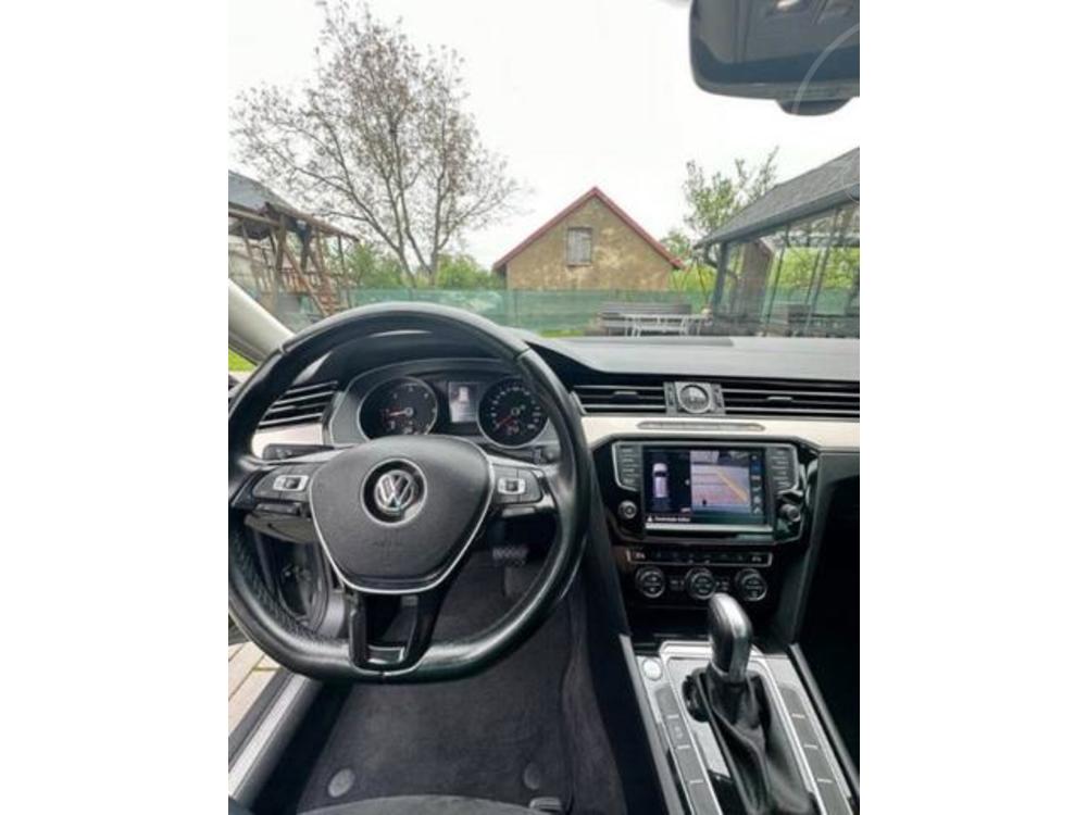 Volkswagen Passat B8 HIGHLINE 2.0 TDI DSG