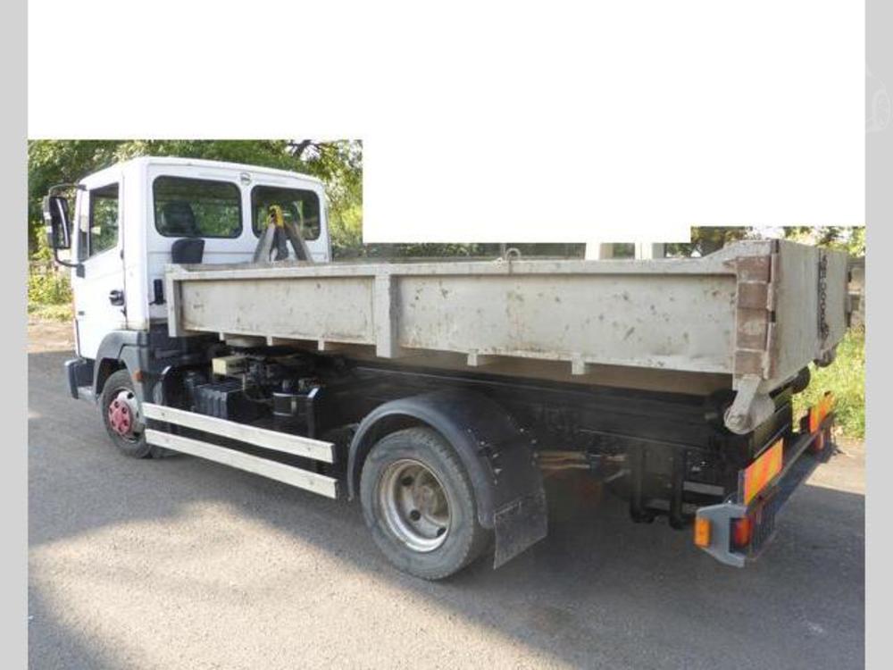 Nissan Atleon hak teleskop 7.5 t palfi