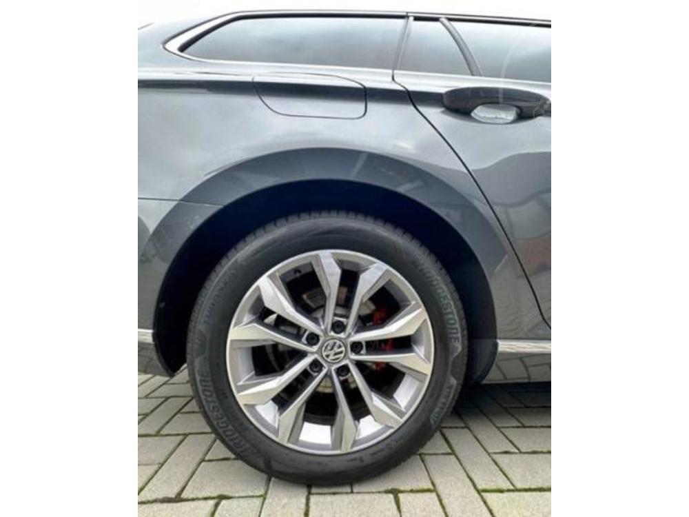 Volkswagen Passat B8 HIGHLINE 2.0 TDI DSG