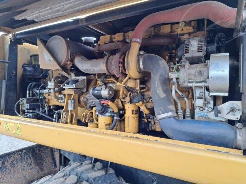 Caterpillar  318D bagr 20t opry (SPZ)svah