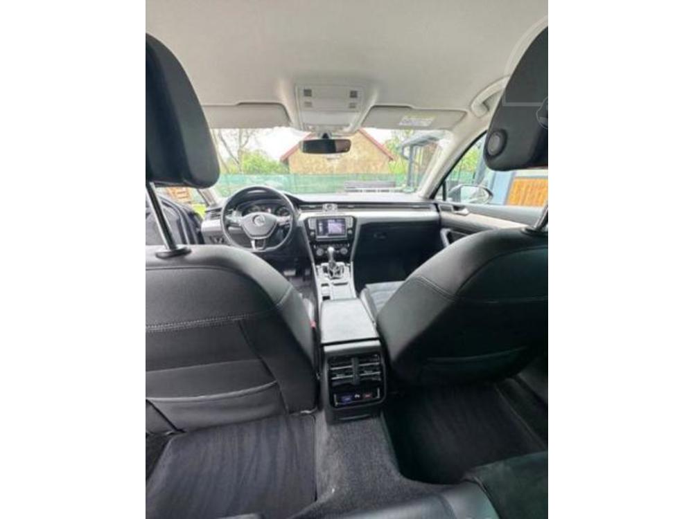 Volkswagen Passat B8 HIGHLINE 2.0 TDI DSG