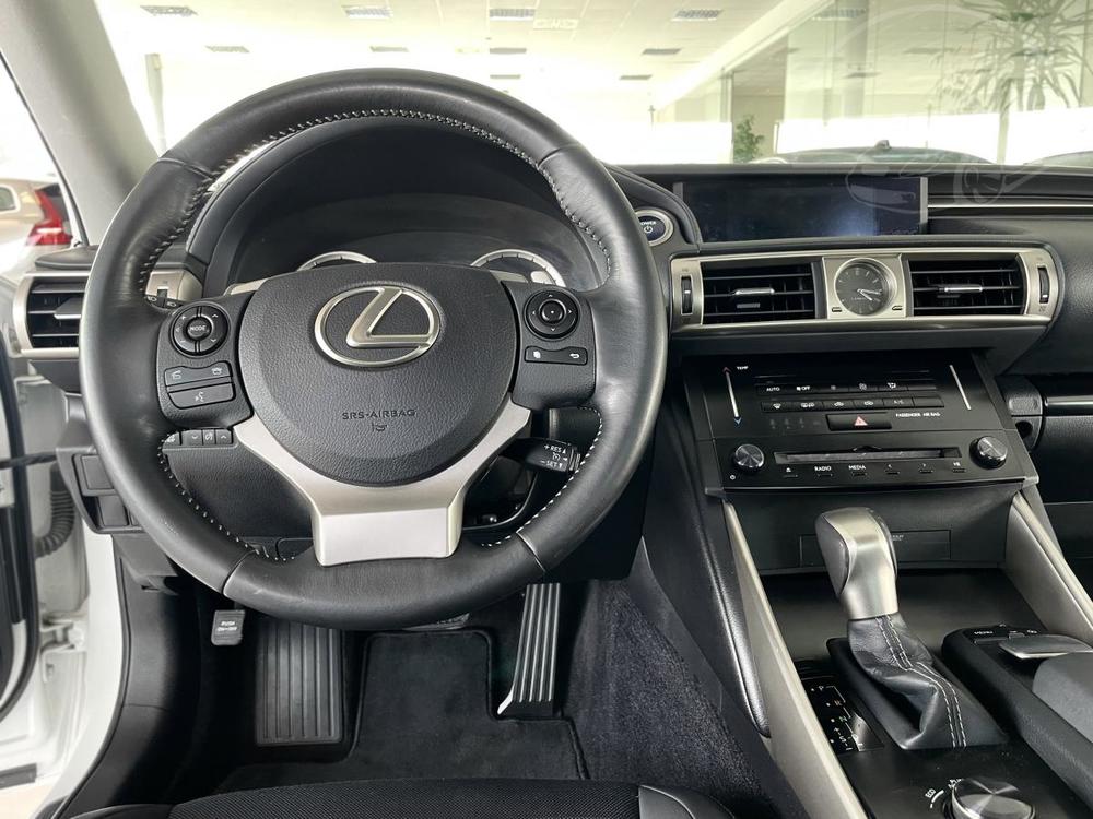 Lexus  Aut*1.majitel*Ke*Kamera