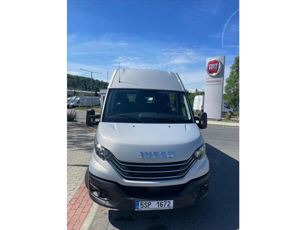 Iveco Daily 3,0 35S18A8 V  12m3