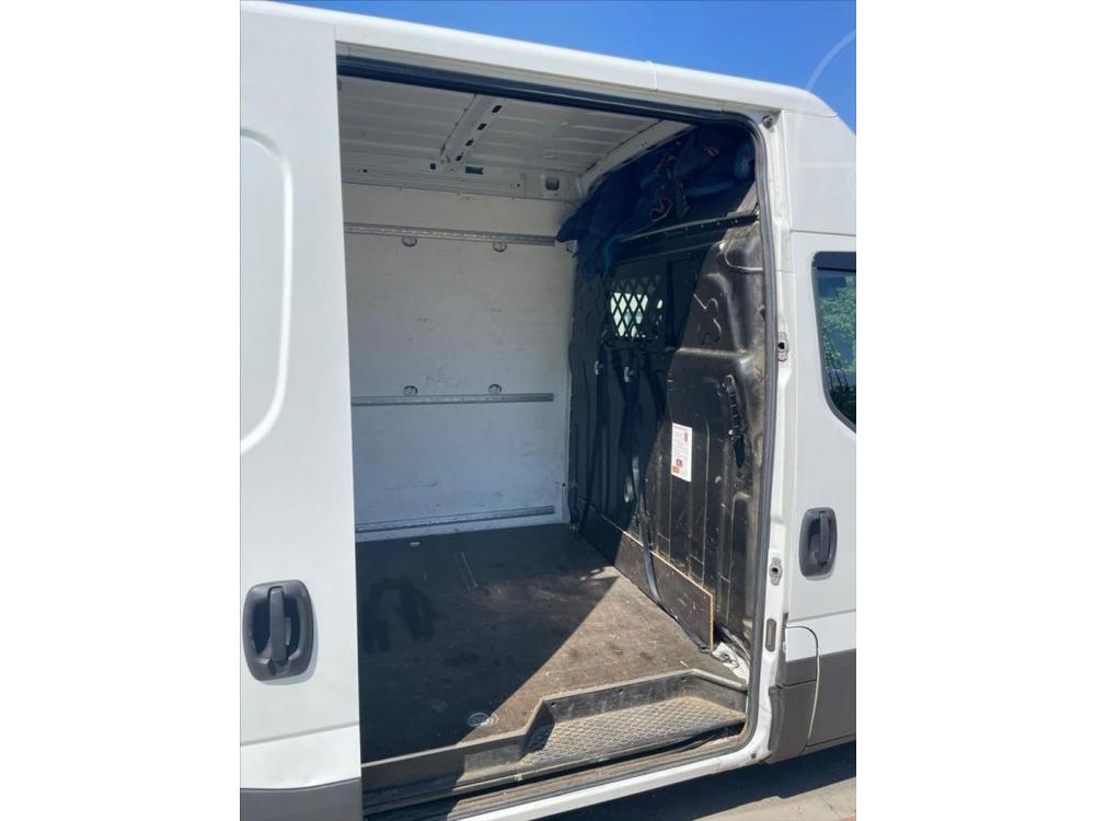 Iveco Daily 2,3 35S16V A8  16m3