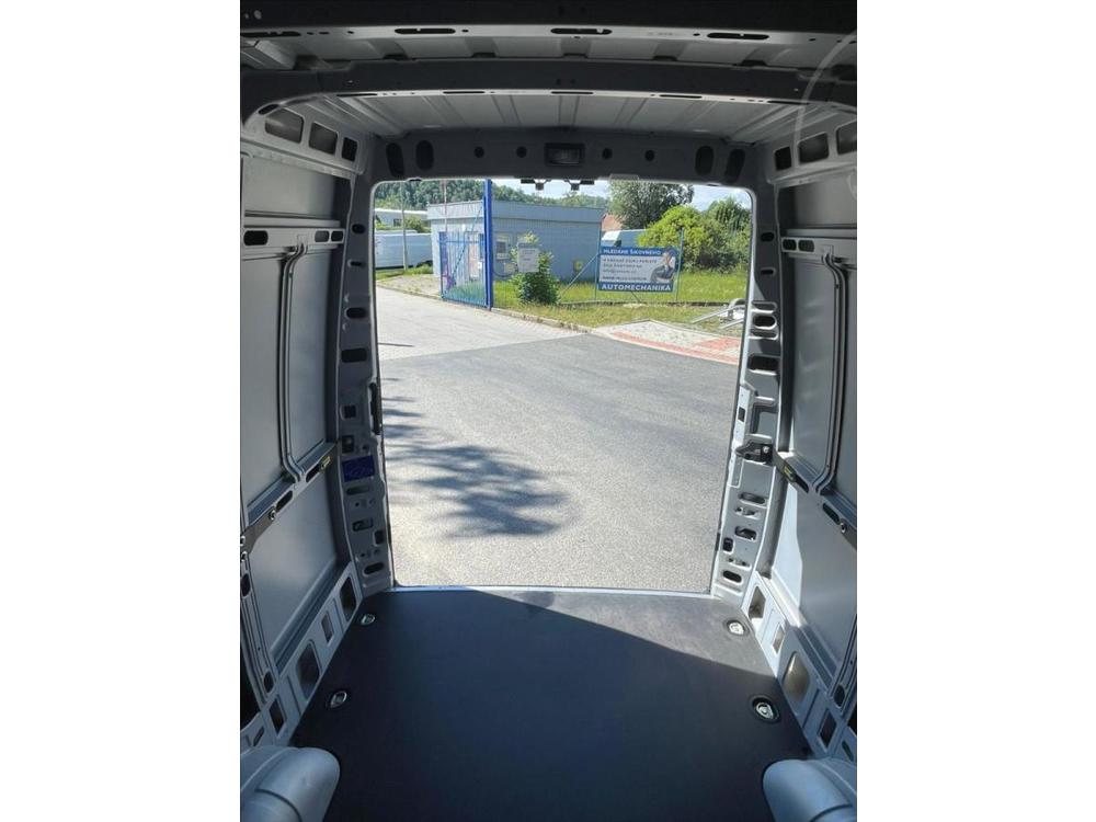 Iveco Daily 3,0 35S18A8 V  12m3