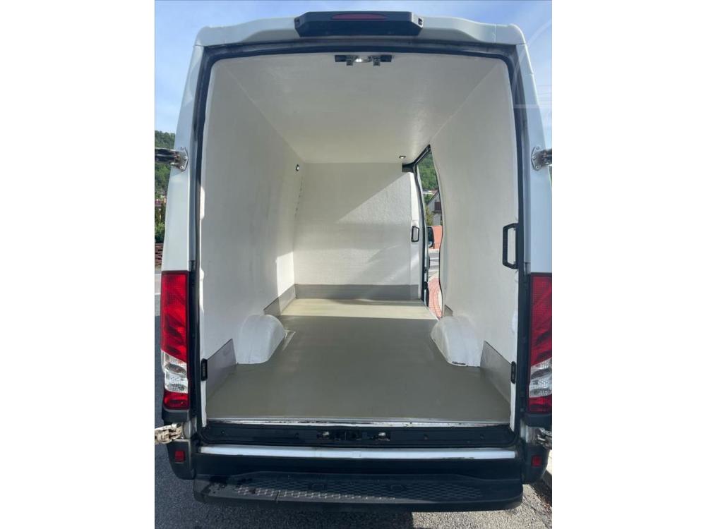 Iveco Daily 2,3 35S14V 12m3  PEKRNA