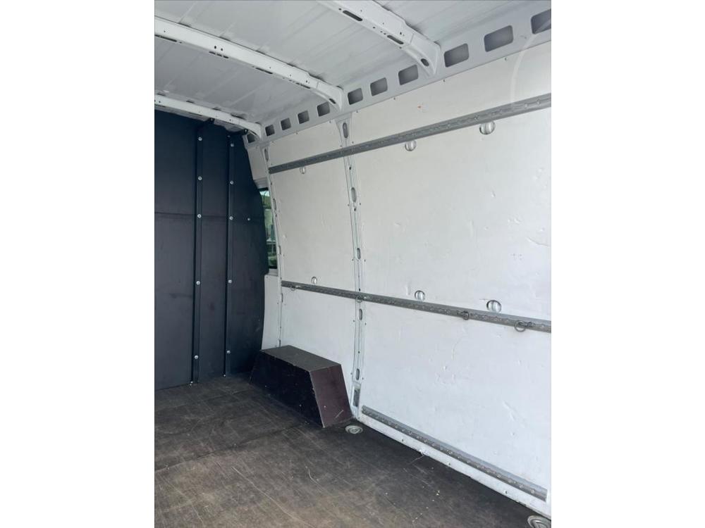 Iveco Daily 2,3 35S16 A8V  16m3    9 mst