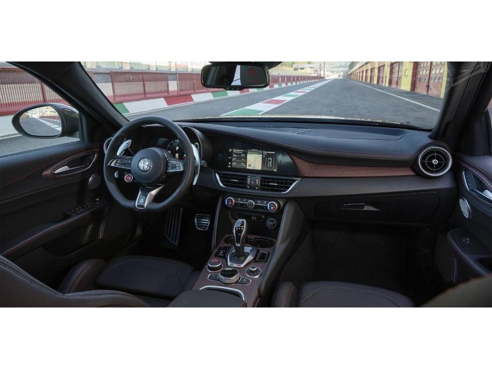 Alfa Romeo Giulia 2.9 V6 BITURBO 520K AT8 QV Sup