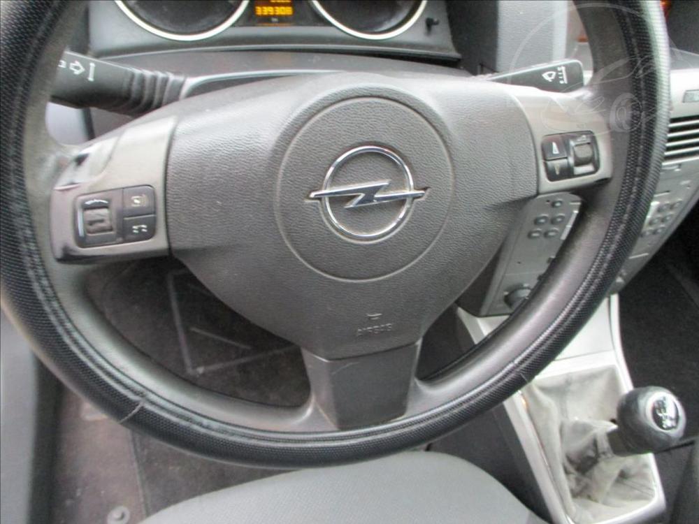 Opel Astra 1,9 CDTI  TAN ZAZEN