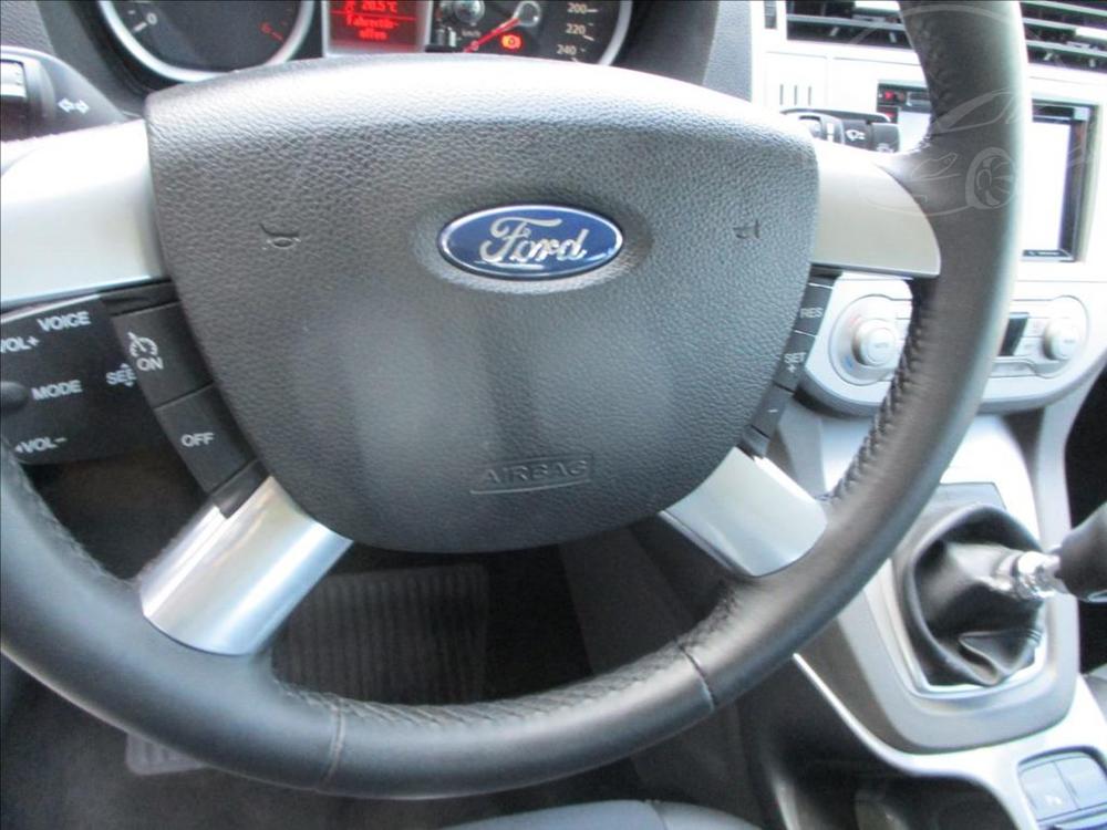 Ford Kuga 2,0 TDCi  Titanium  .