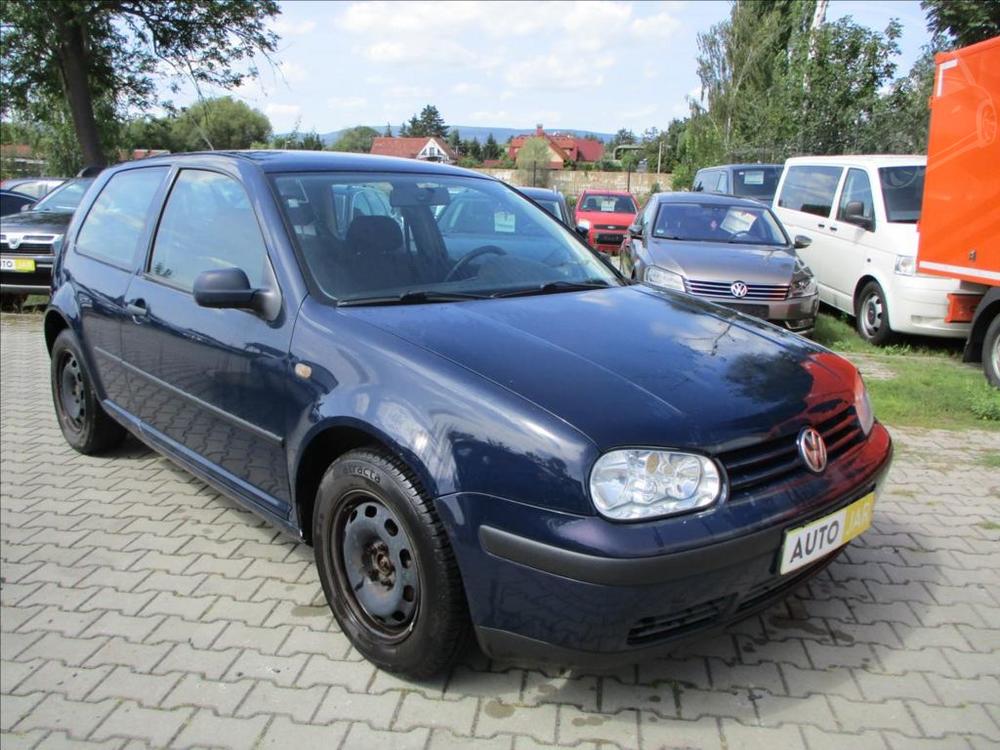 Prodm Volkswagen Golf 1,6 i  KLIMA