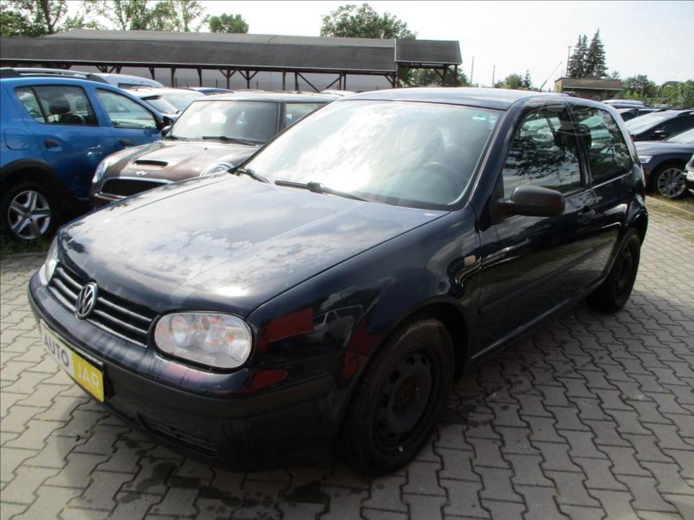 Volkswagen Golf 1,6 i  KLIMA