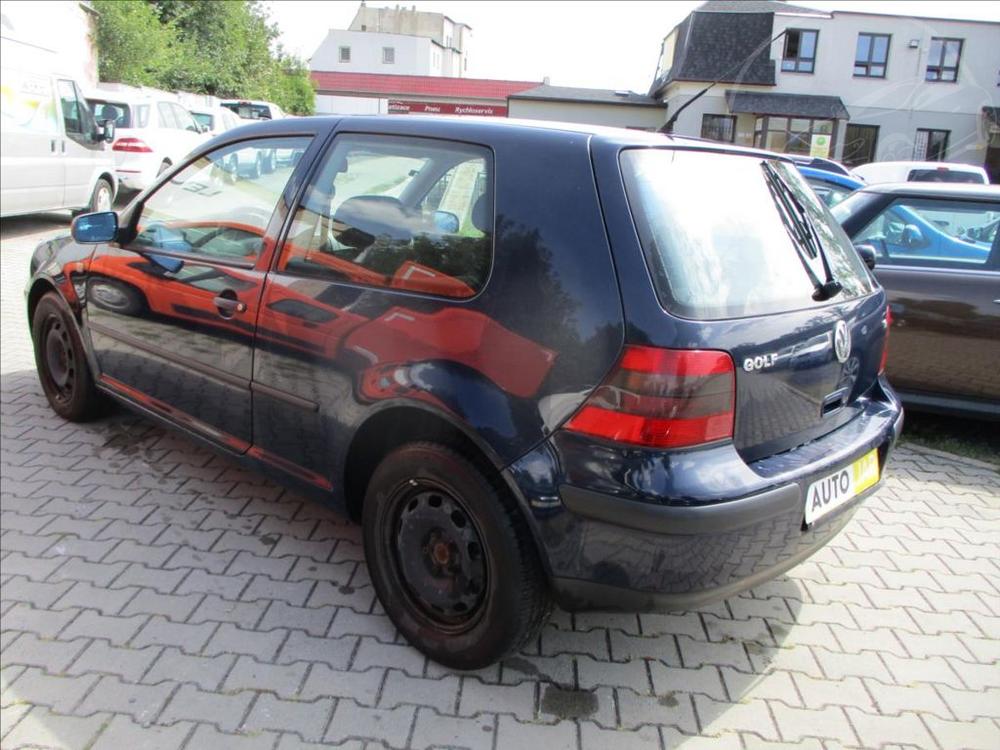 Volkswagen Golf 1,6 i  KLIMA