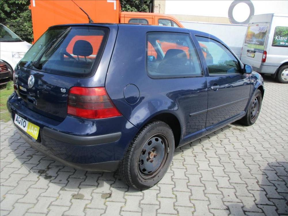 Volkswagen Golf 1,6 i  KLIMA