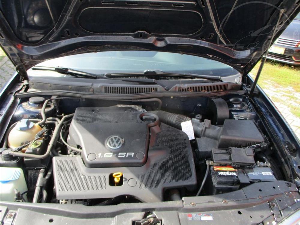 Volkswagen Golf 1,6 i  KLIMA