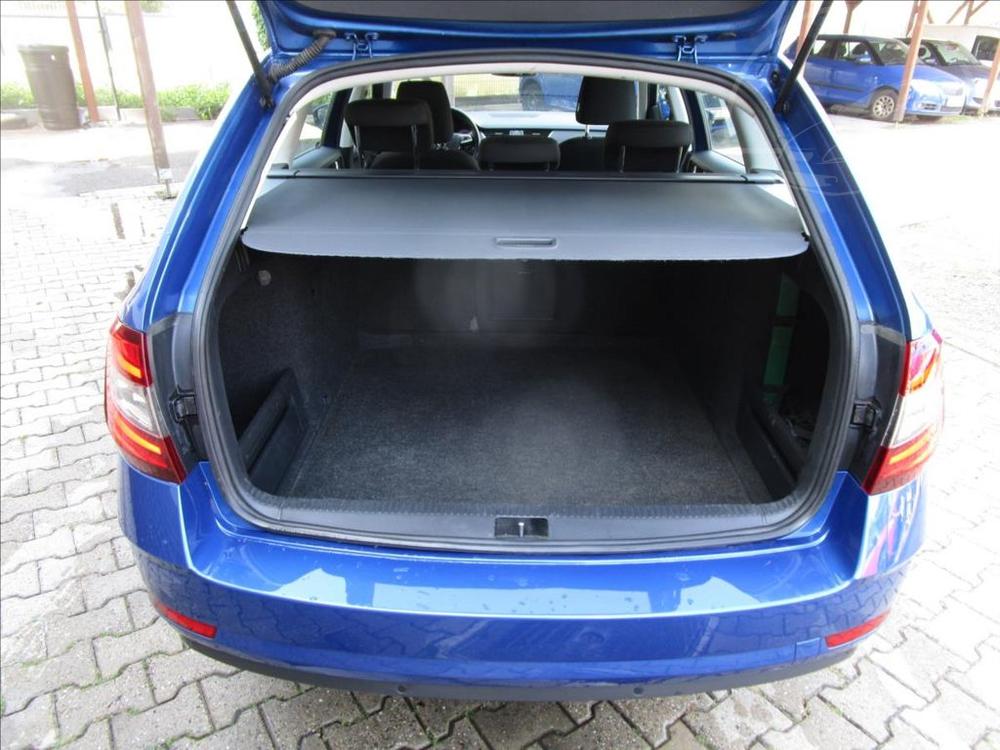 koda Octavia 1,6 TDI  STYLE,1.MAJITEL R