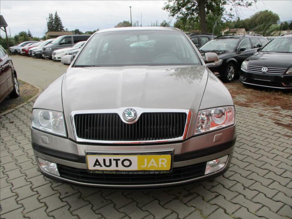 koda Octavia 2,0 TDI  Elegance  KOUPENO v R