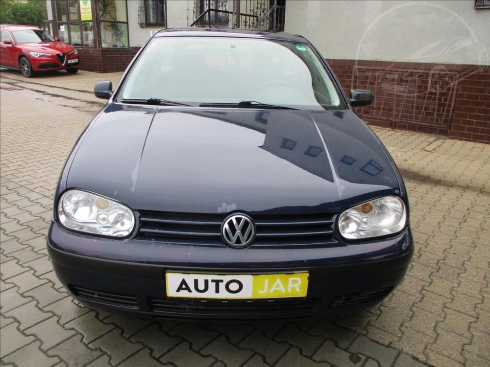 Volkswagen Golf 1,6 i  KLIMA