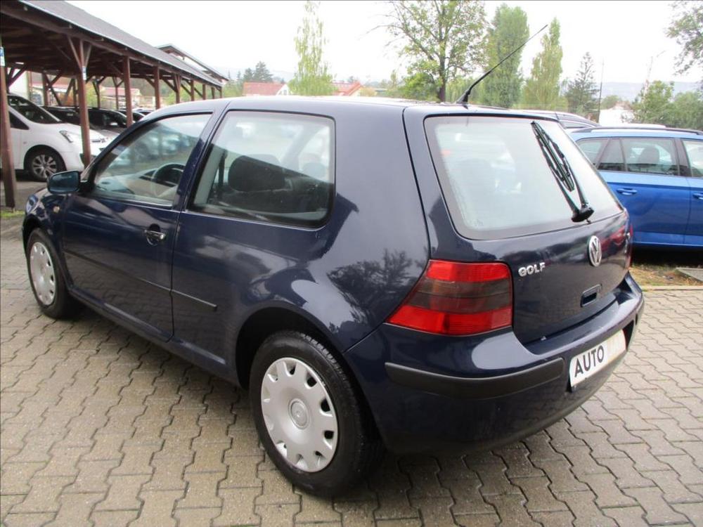 Volkswagen Golf 1,6 i  KLIMA