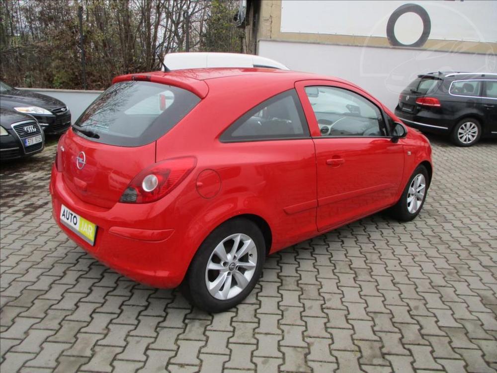 Opel Corsa 1,0 12V  LETN A ZIMN KOLA