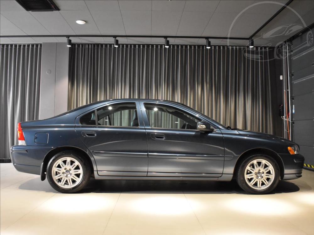 Volvo S60 2,4 Momentum 1.majitel