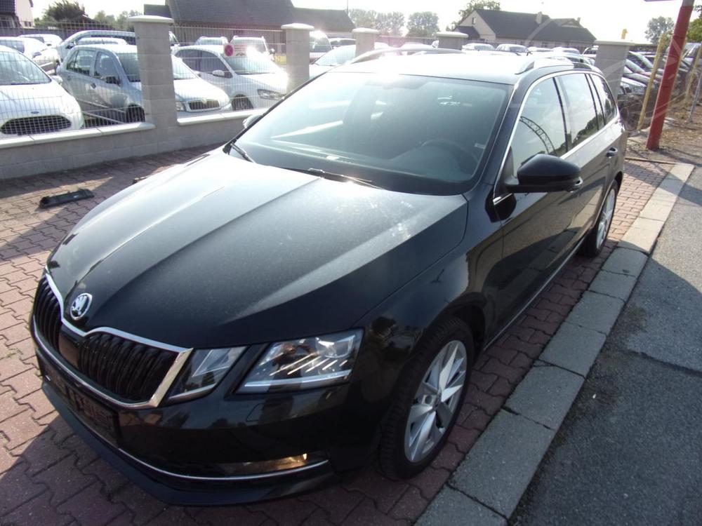 koda Octavia kombi 2,0TDI STYLE DSG LED ACC