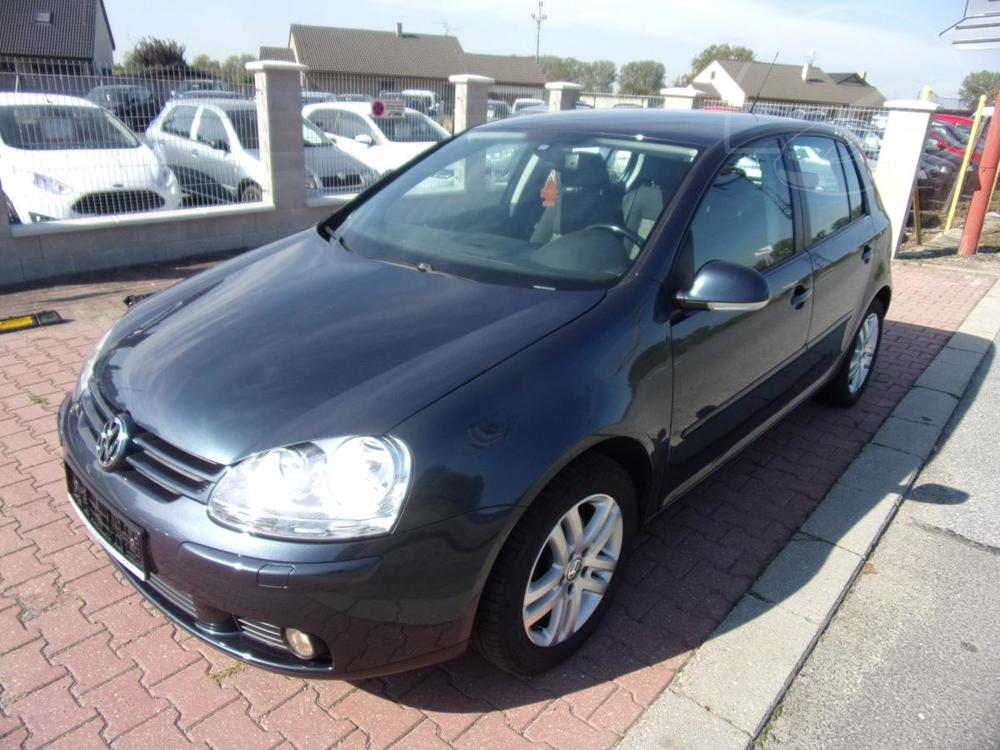 Volkswagen Golf 1,6 FSI 85kW ALU TEMP