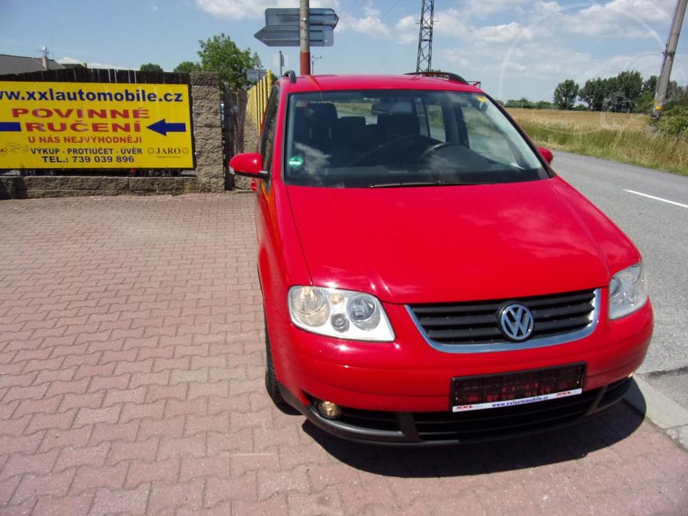 Volkswagen Touran 1,6 FSI AUTOKLIMA 7mst vyh.s