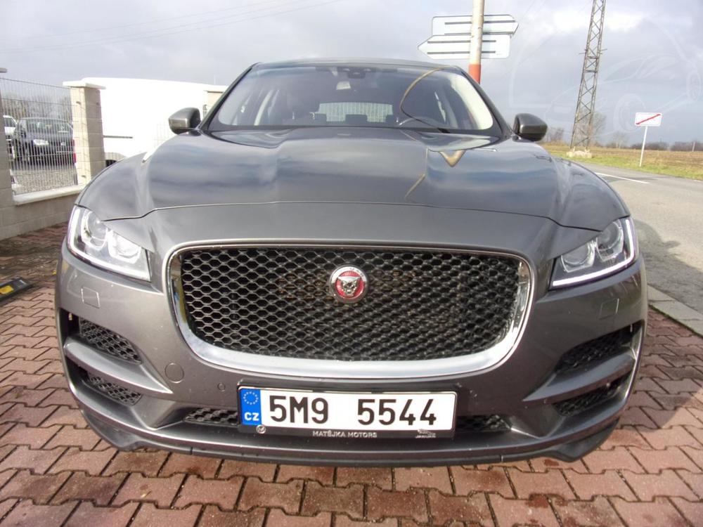 Jaguar F-Pace 30d AWD Pure NAVI R