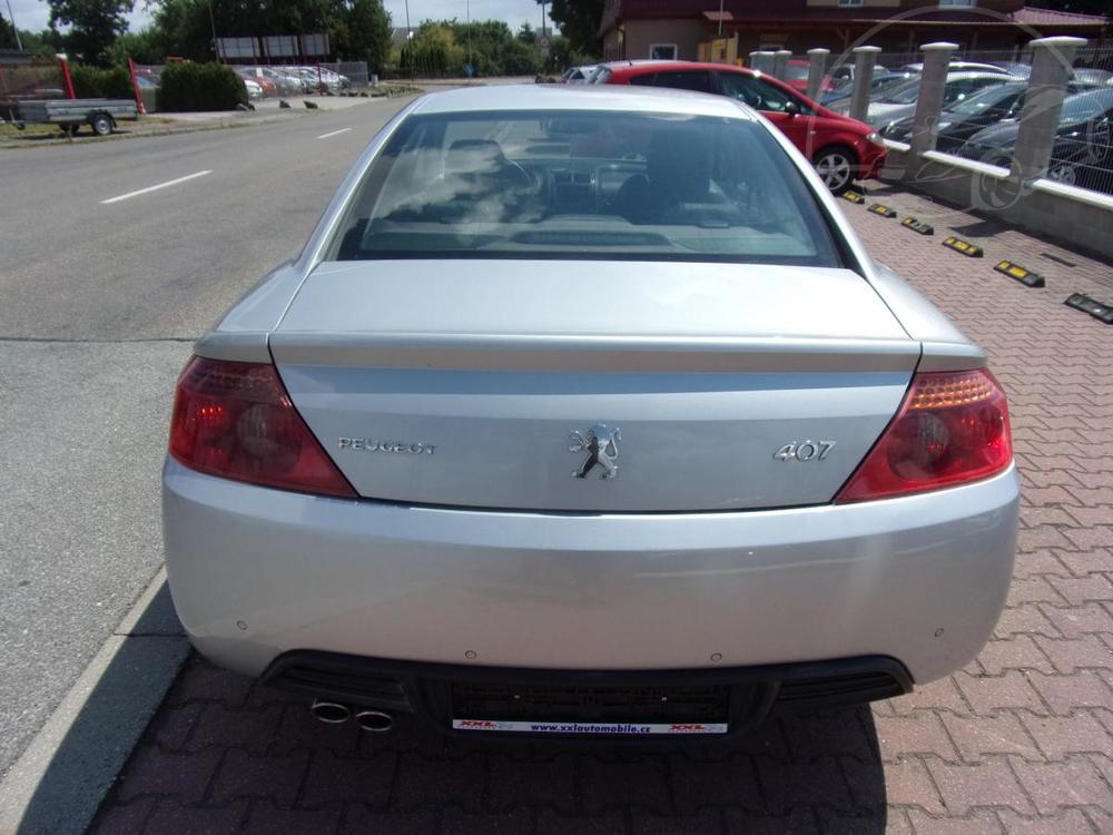 Peugeot 407 2,7 V6 - ZADNO