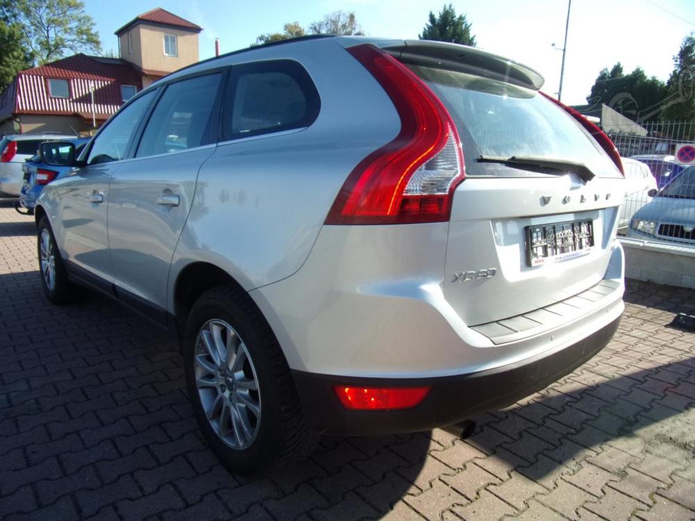 Volvo XC60 2,4 D5 AWD NAVI ALU BT