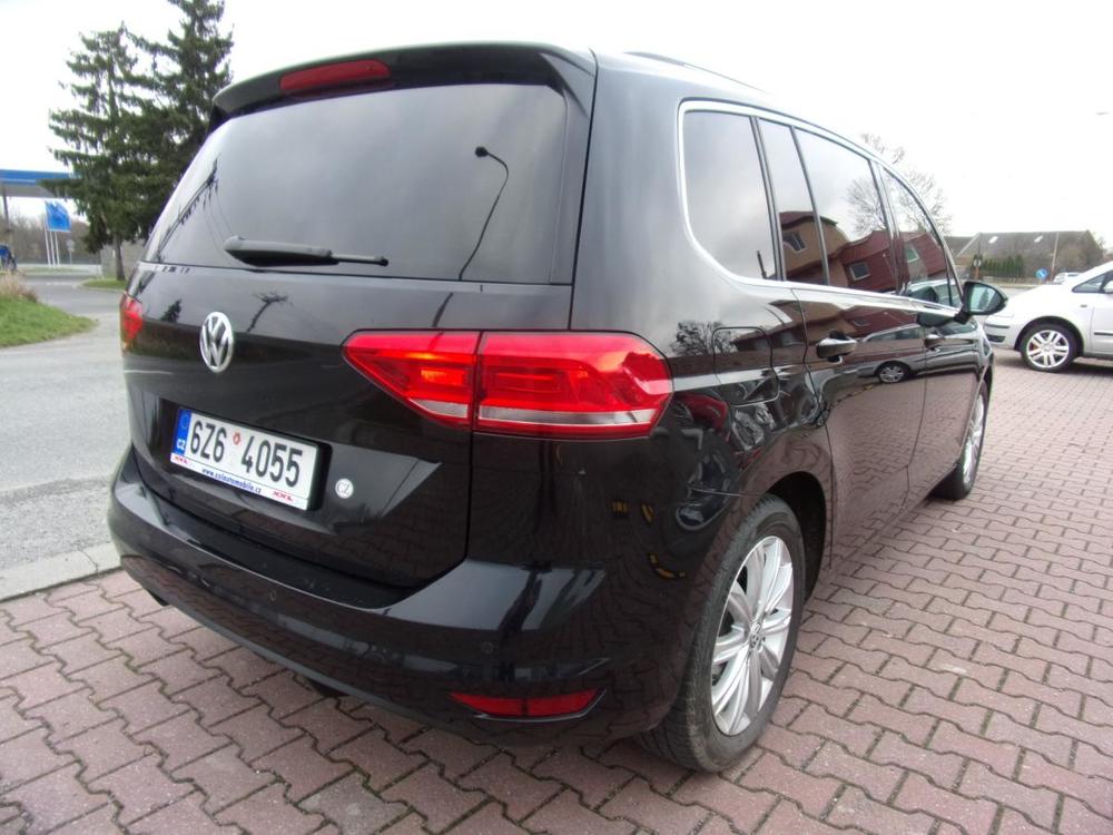 Volkswagen Touran 2,0TDI NAVI FULLLED