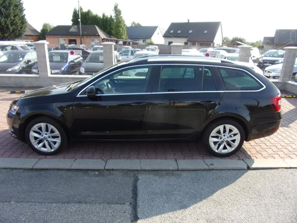 koda Octavia kombi 2,0TDI STYLE DSG LED ACC